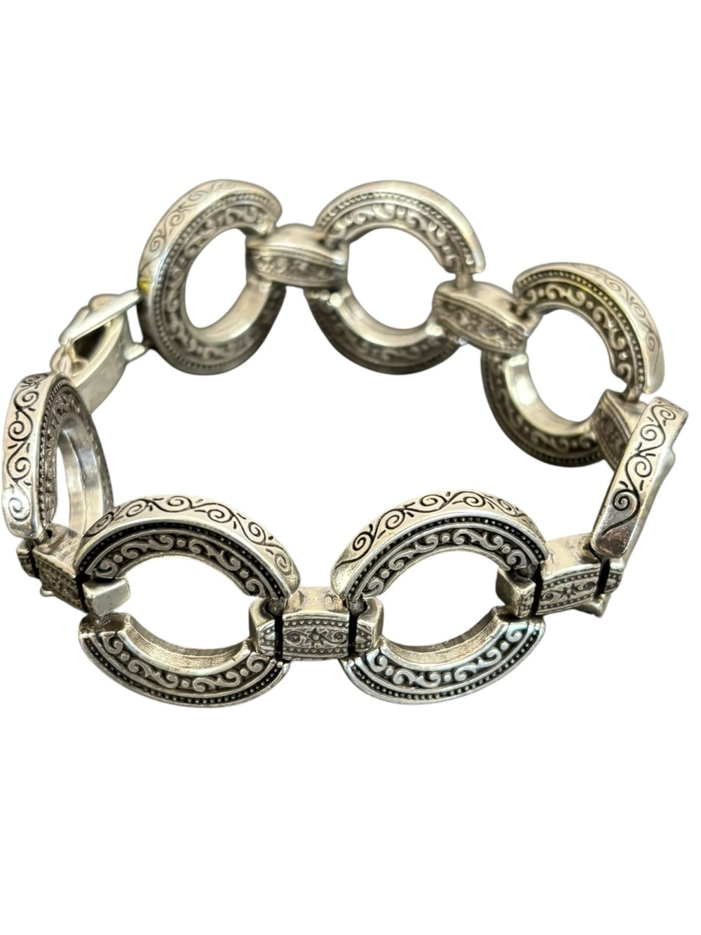 BRIGHTON Central Park silver Tone circle link round etched Women’s bracelet